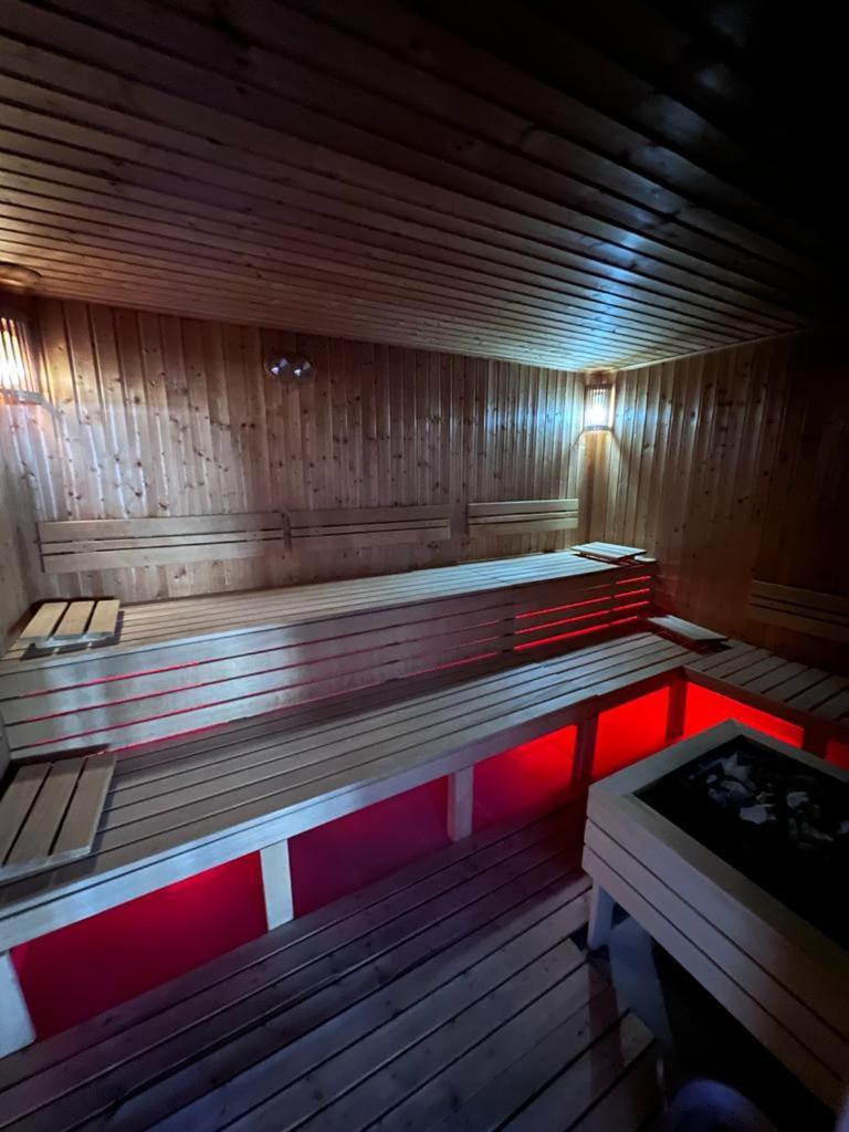 "Poseidon" Centar Aparthotel Stari Banovci Екстериор снимка