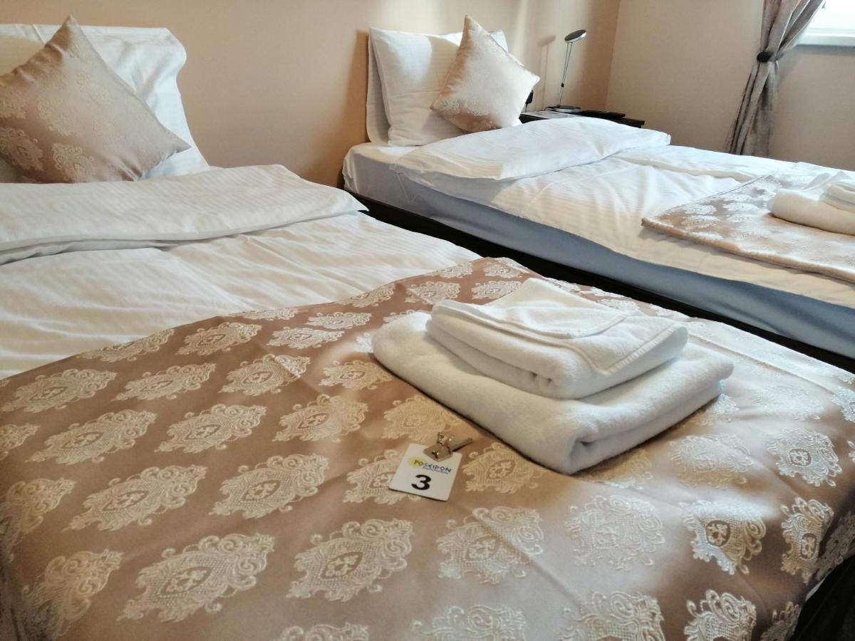 "Poseidon" Centar Aparthotel Stari Banovci Екстериор снимка