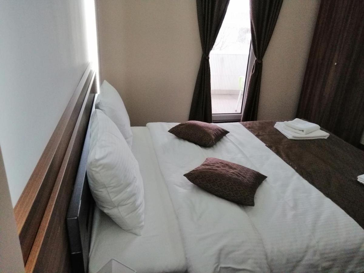 "Poseidon" Centar Aparthotel Stari Banovci Екстериор снимка